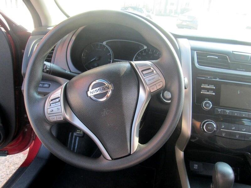2015 Nissan Altima SV photo