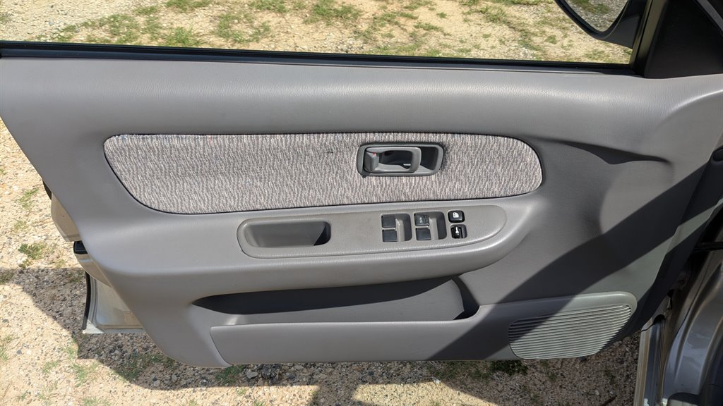 1998 Nissan Sentra GXE photo
