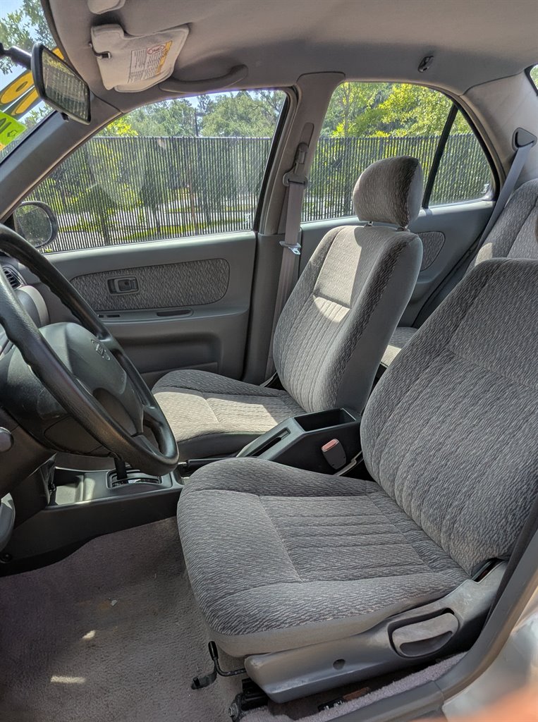 1998 Nissan Sentra GXE photo