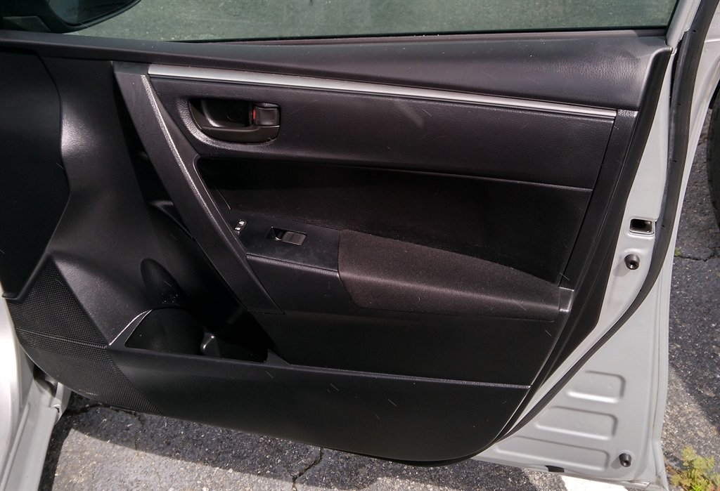 2016 Toyota Corolla - $9,450