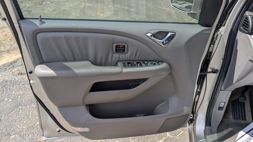 2008 Honda Odyssey Touring photo
