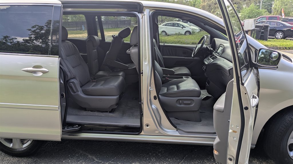 2008 Honda Odyssey Touring photo
