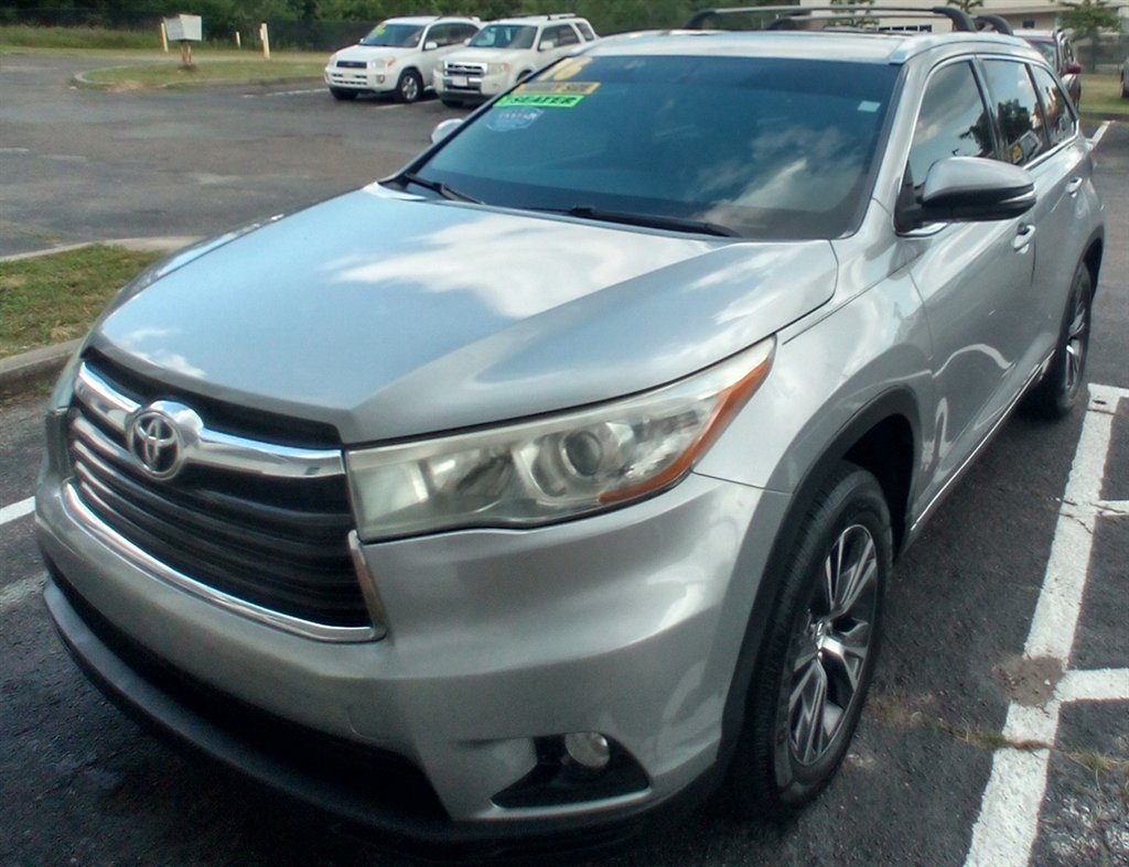 2016 Toyota Highlander - $15,400