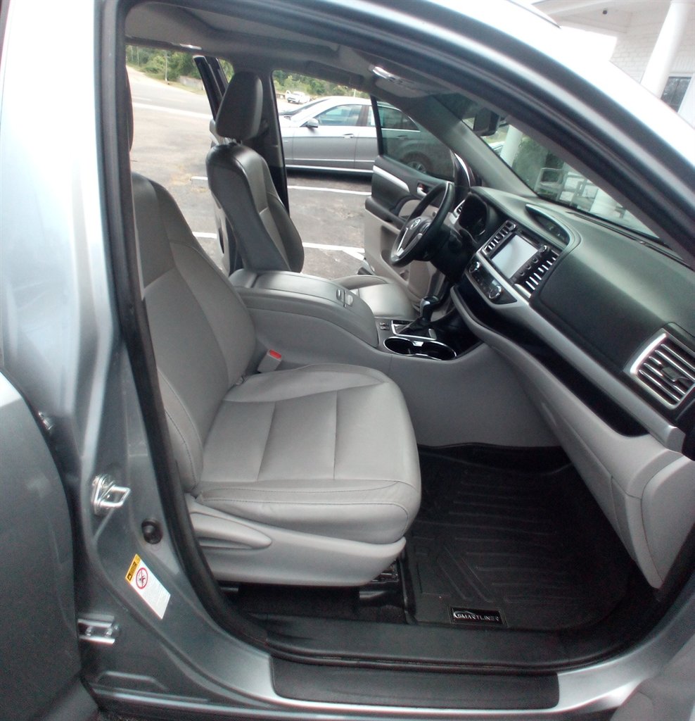 2016 Toyota Highlander - $15,400