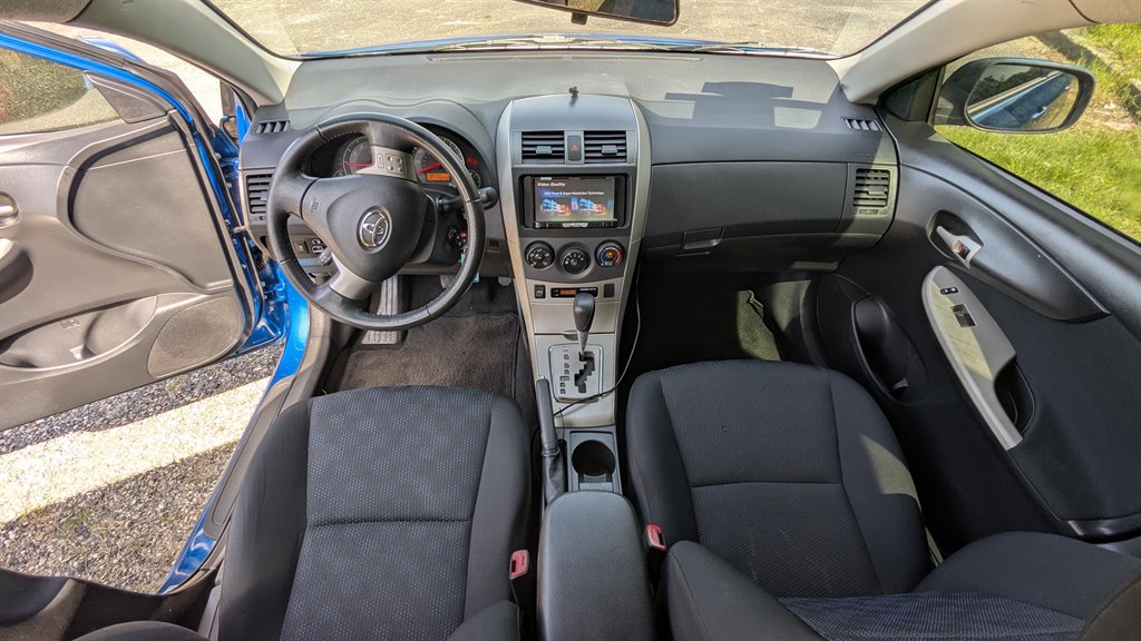 2010 Toyota Corolla photo