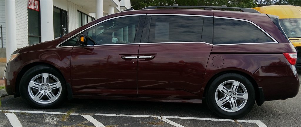 2013 Honda Odyssey - $12,400
