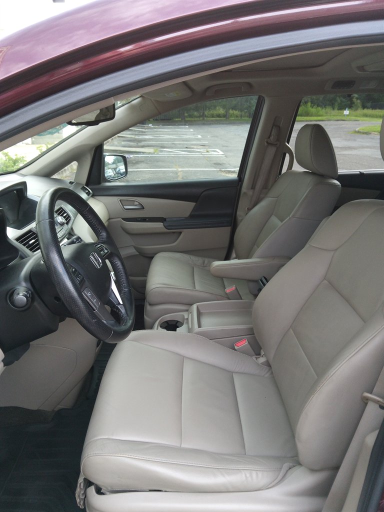 2013 Honda Odyssey - $12,400