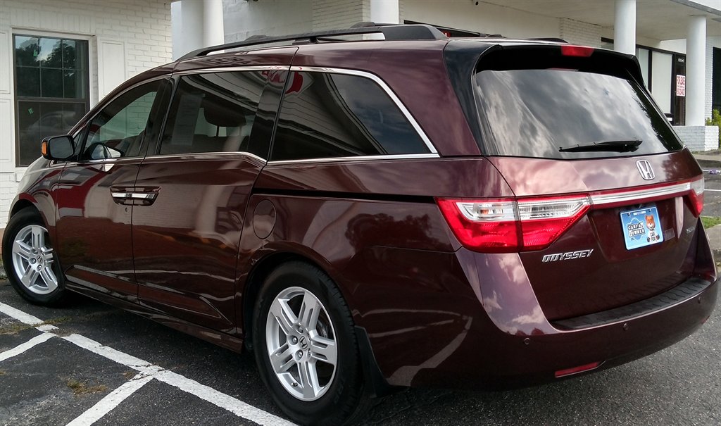2013 Honda Odyssey - $12,400
