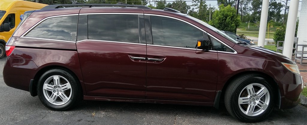 2013 Honda Odyssey - $12,400