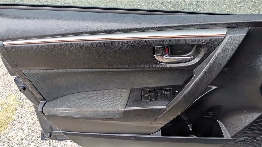 2016 Toyota Corolla LE photo