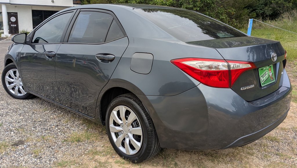 2016 Toyota Corolla LE photo