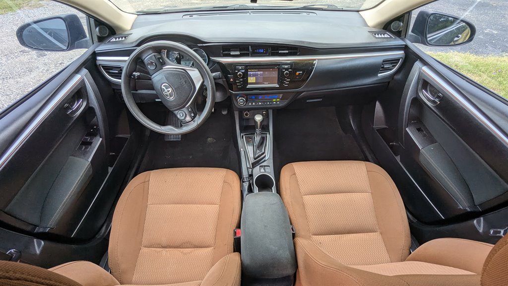 2016 Toyota Corolla LE photo