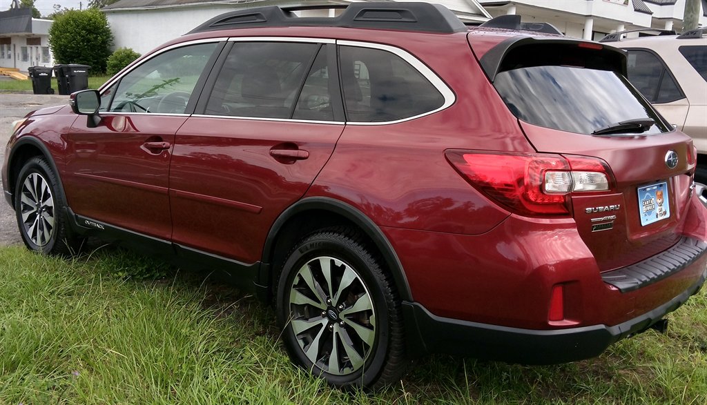 2016 Subaru Outback - $10,900