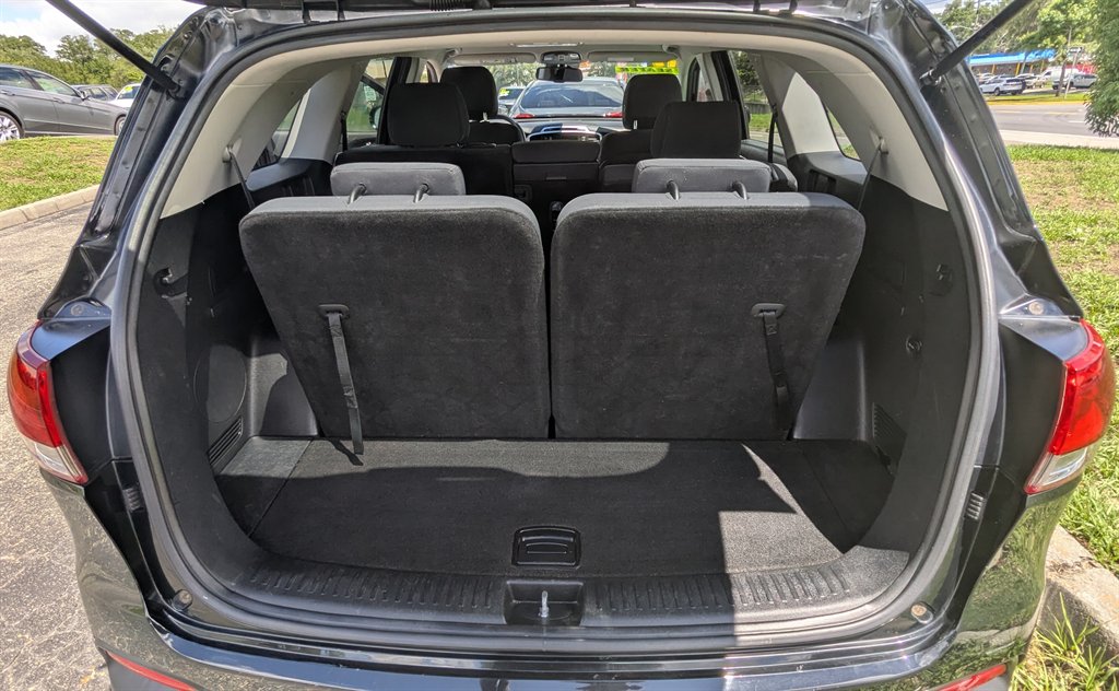 2017 Kia Sorento - $9,450