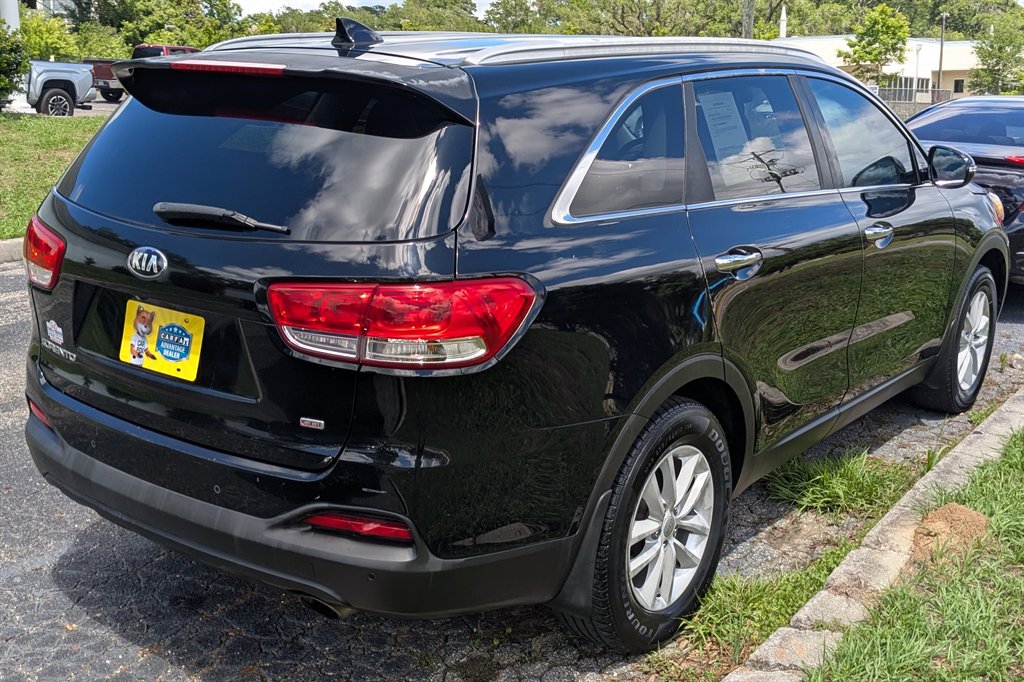 2017 Kia Sorento - $9,450
