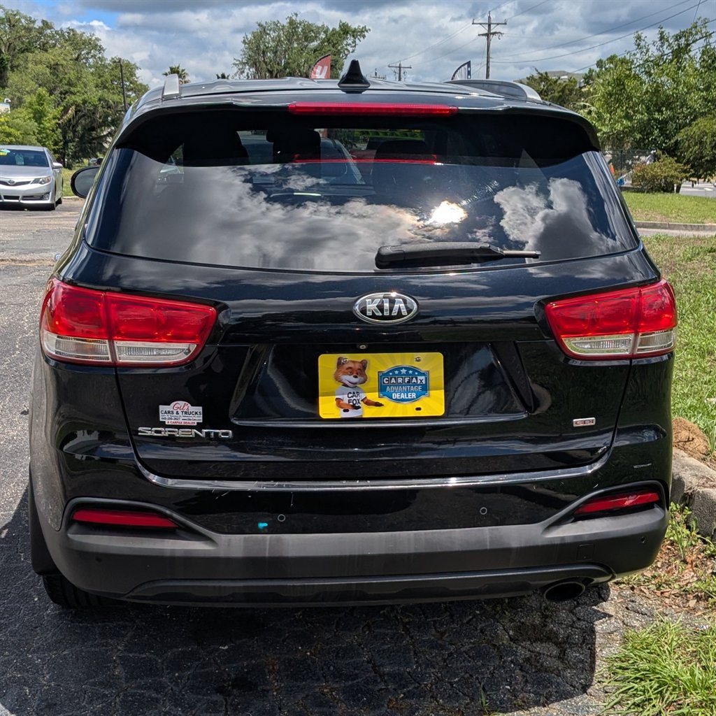 2017 Kia Sorento - $9,450