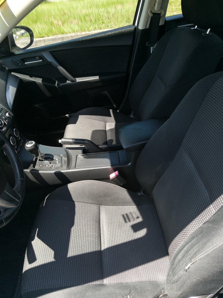 2013 MAZDA MAZDA3 - $7,950