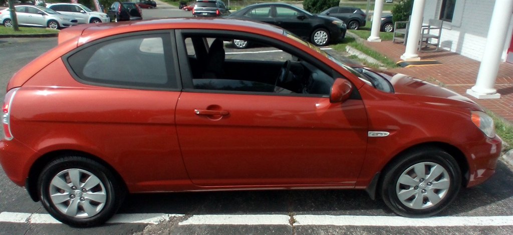 2011 Hyundai Accent - $7,450