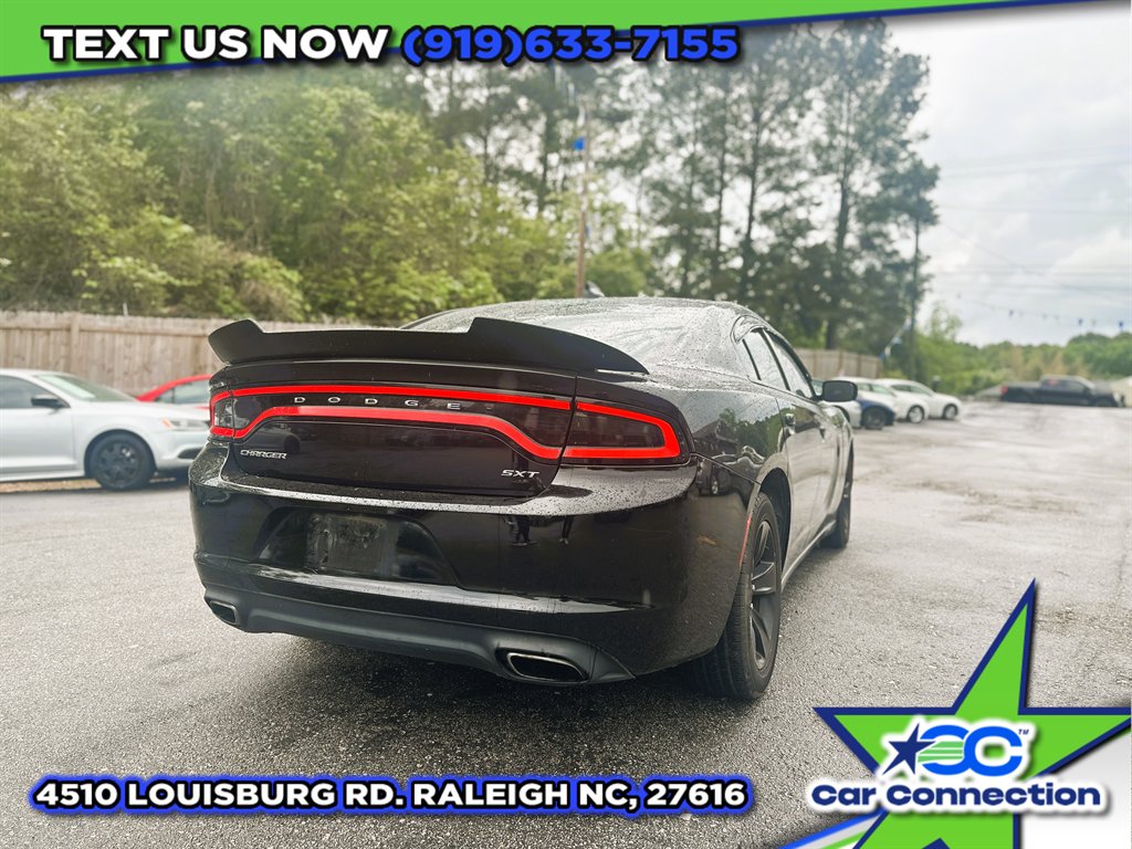 2017 Dodge Charger SXT photo
