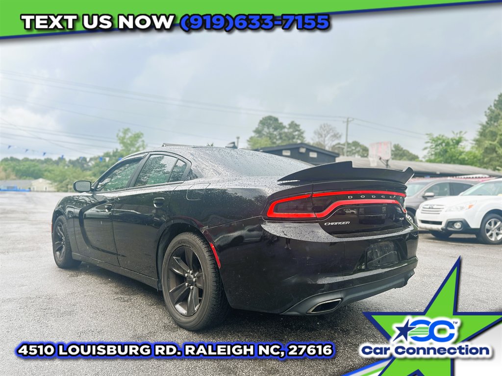 2017 Dodge Charger SXT photo