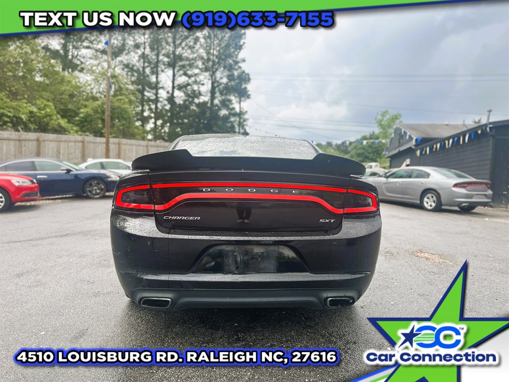 2017 Dodge Charger SXT photo