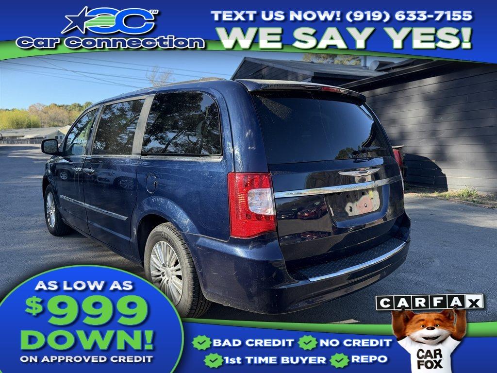 2015 Chrysler Town & Country - $9,499