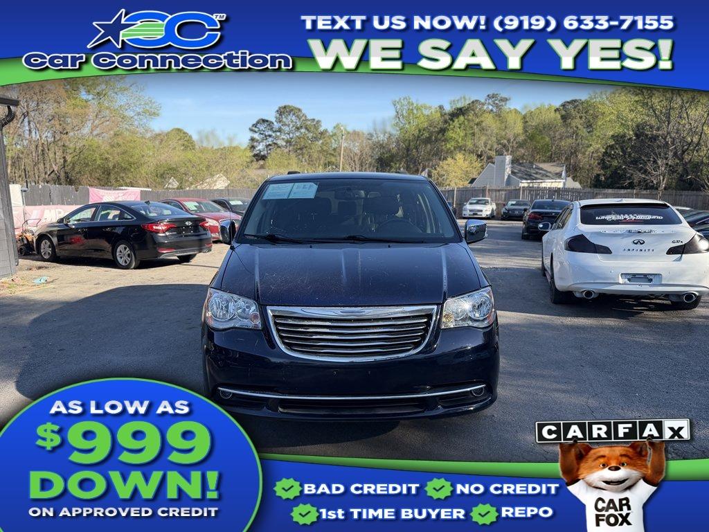 2015 Chrysler Town & Country - $9,499