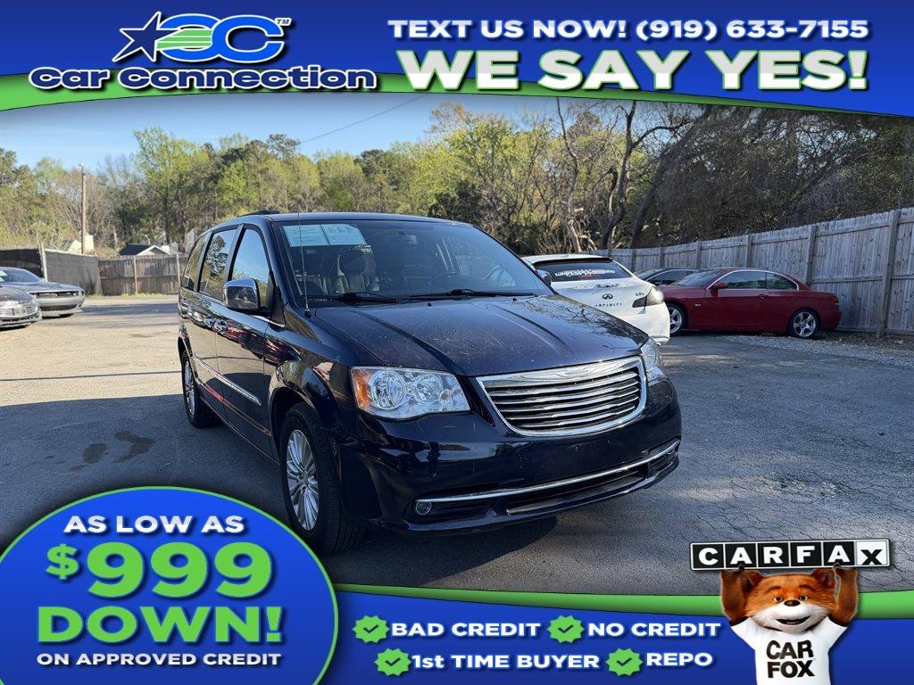 2015 Chrysler Town & Country - $9,499