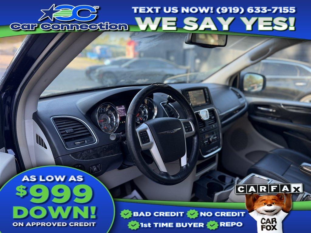 2015 Chrysler Town & Country - $9,499