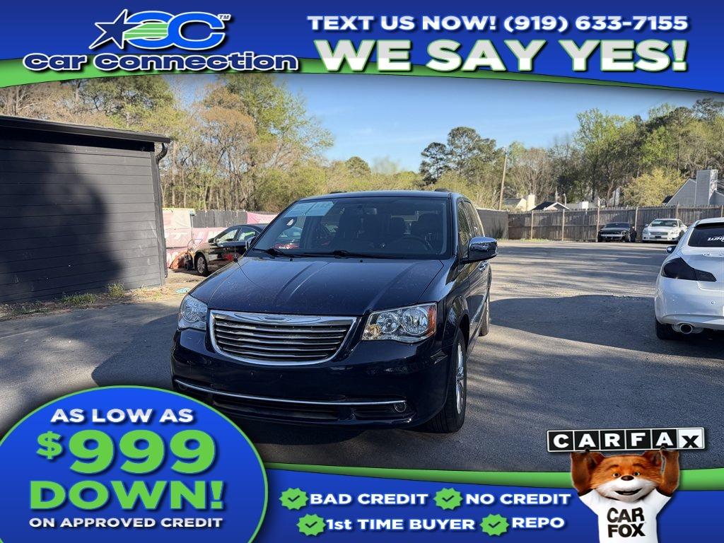2015 Chrysler Town & Country - $9,499
