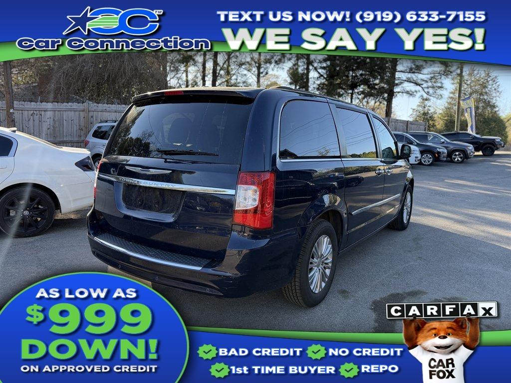 2015 Chrysler Town & Country - $9,499