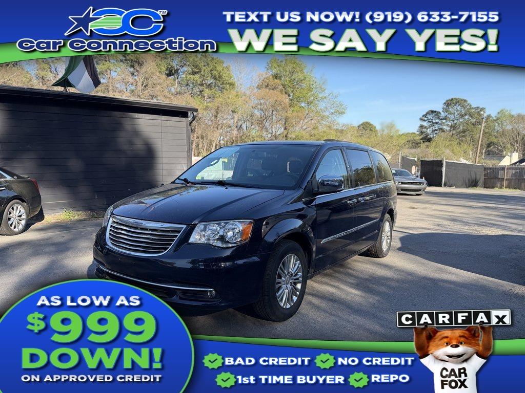 2015 Chrysler Town & Country - $9,499