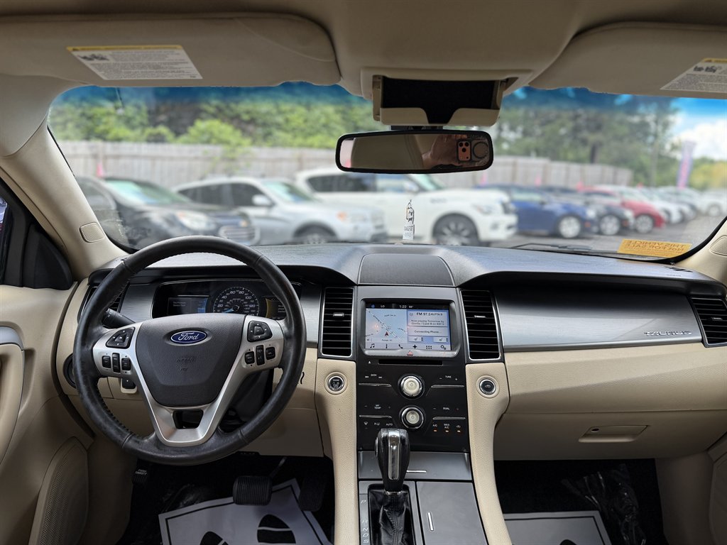 2016 Ford Taurus - $10,999