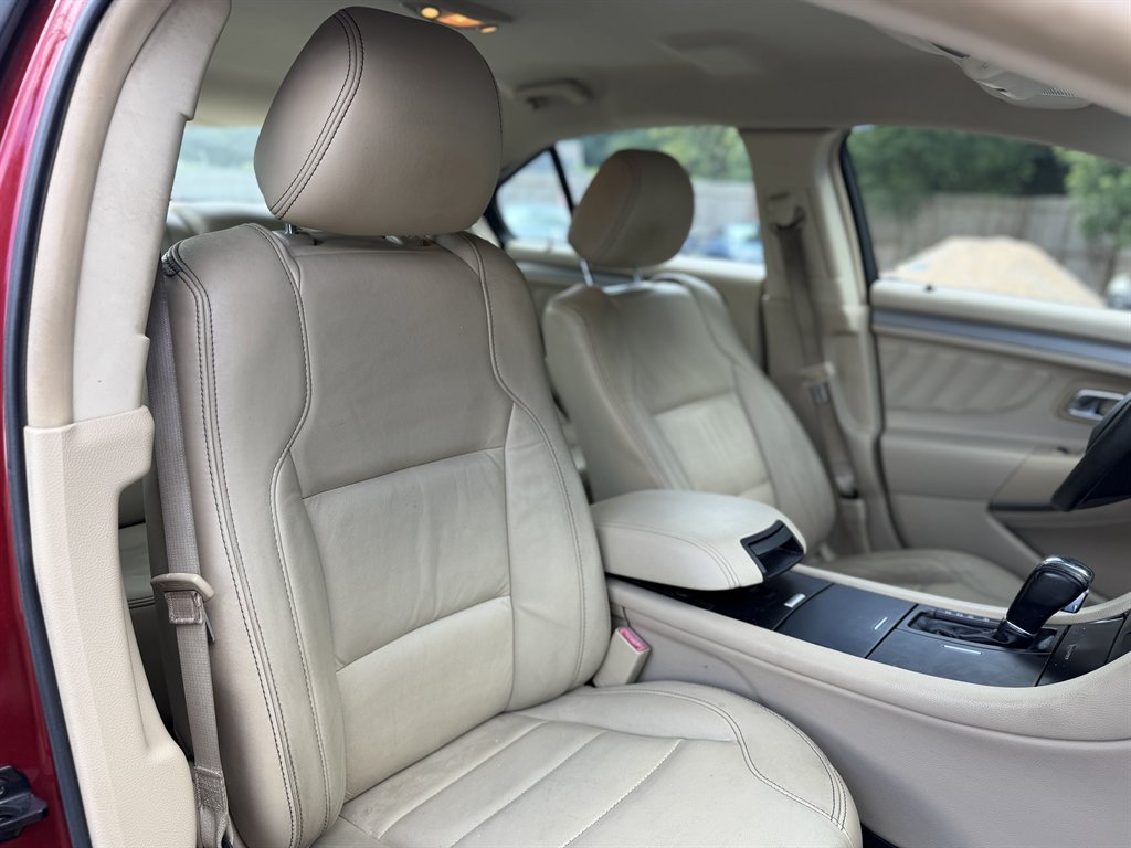 2016 Ford Taurus - $10,999
