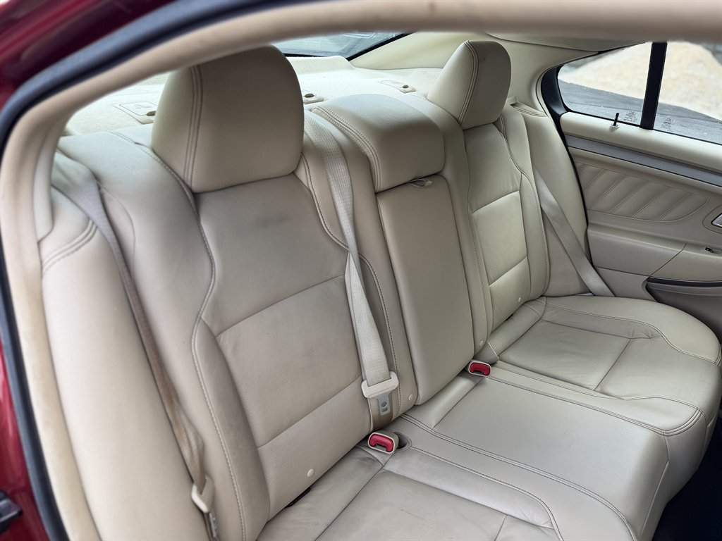 2016 Ford Taurus - $10,999