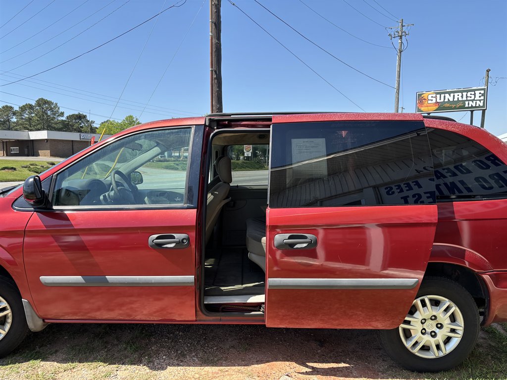 2006 Dodge Grand Caravan SE photo