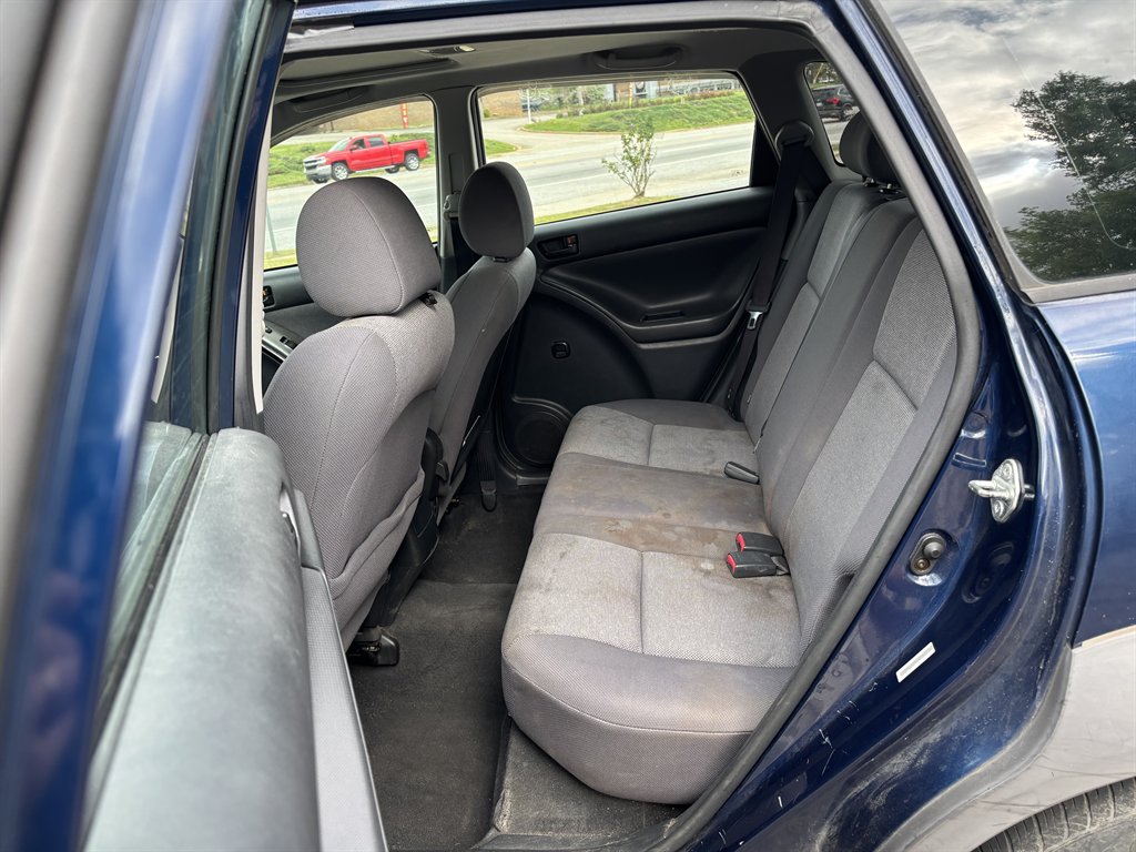 2004 Pontiac Vibe photo