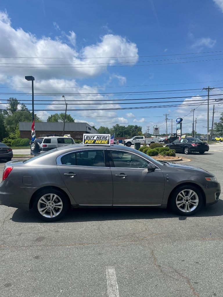 2011 Lincoln MKS photo