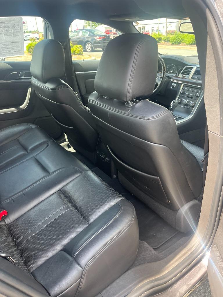2011 Lincoln MKS photo