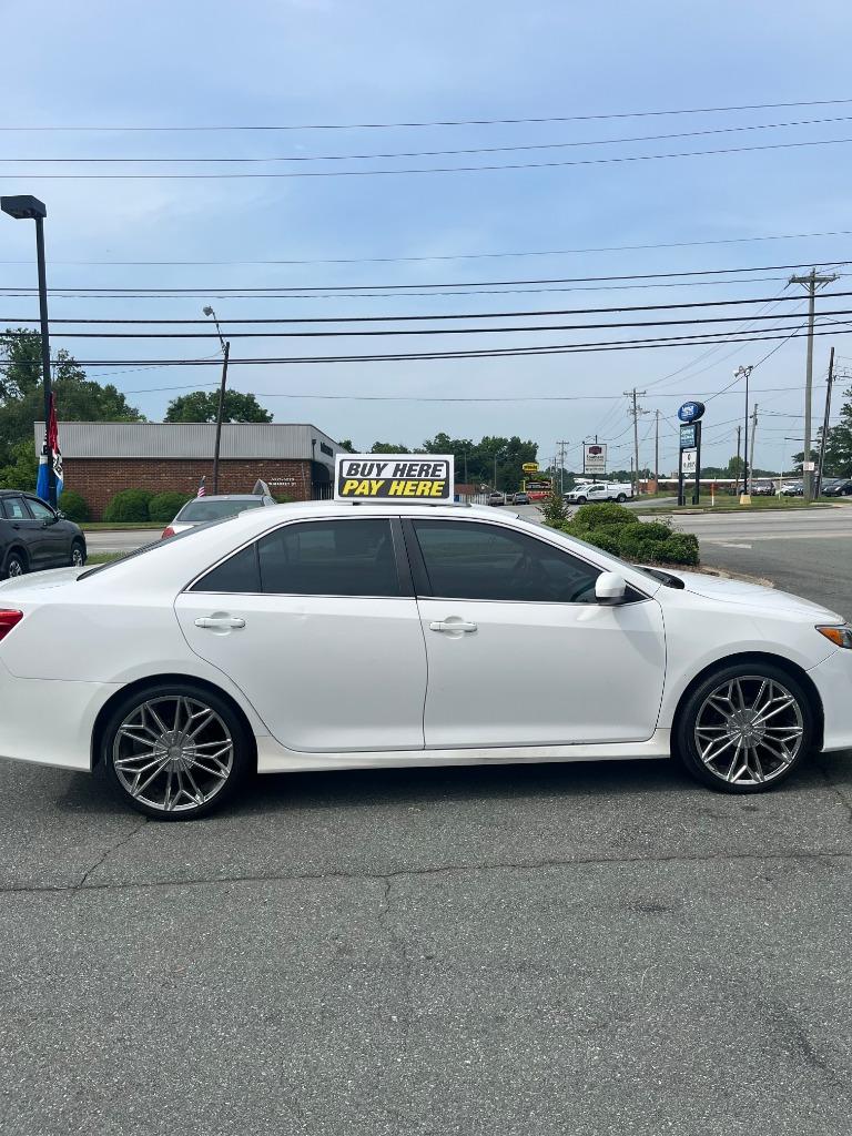 2014 Toyota Camry L photo