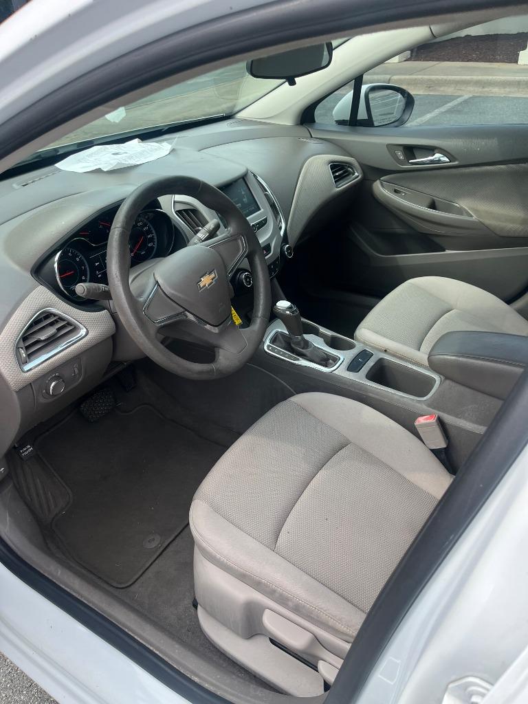 2016 Chevrolet Cruze - $7,995