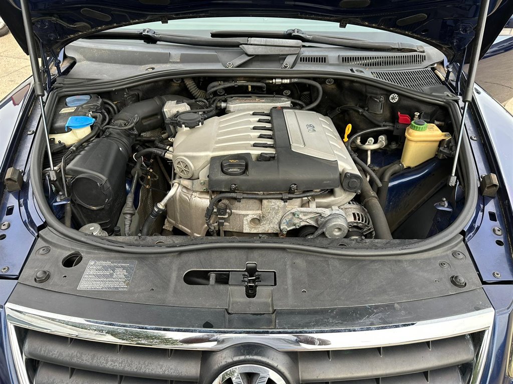 2004 Volkswagen Touareg V6 photo