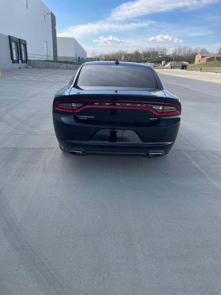 2015 Dodge Charger SXT photo