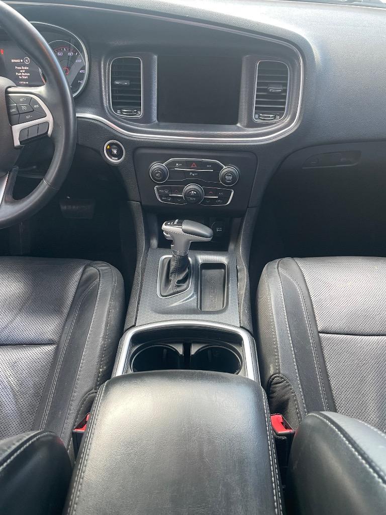 2015 Dodge Charger SXT photo