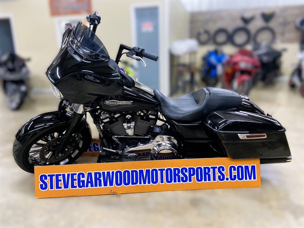 2022 HARLEY DAVIDSON STREET GLIDE - $16,995