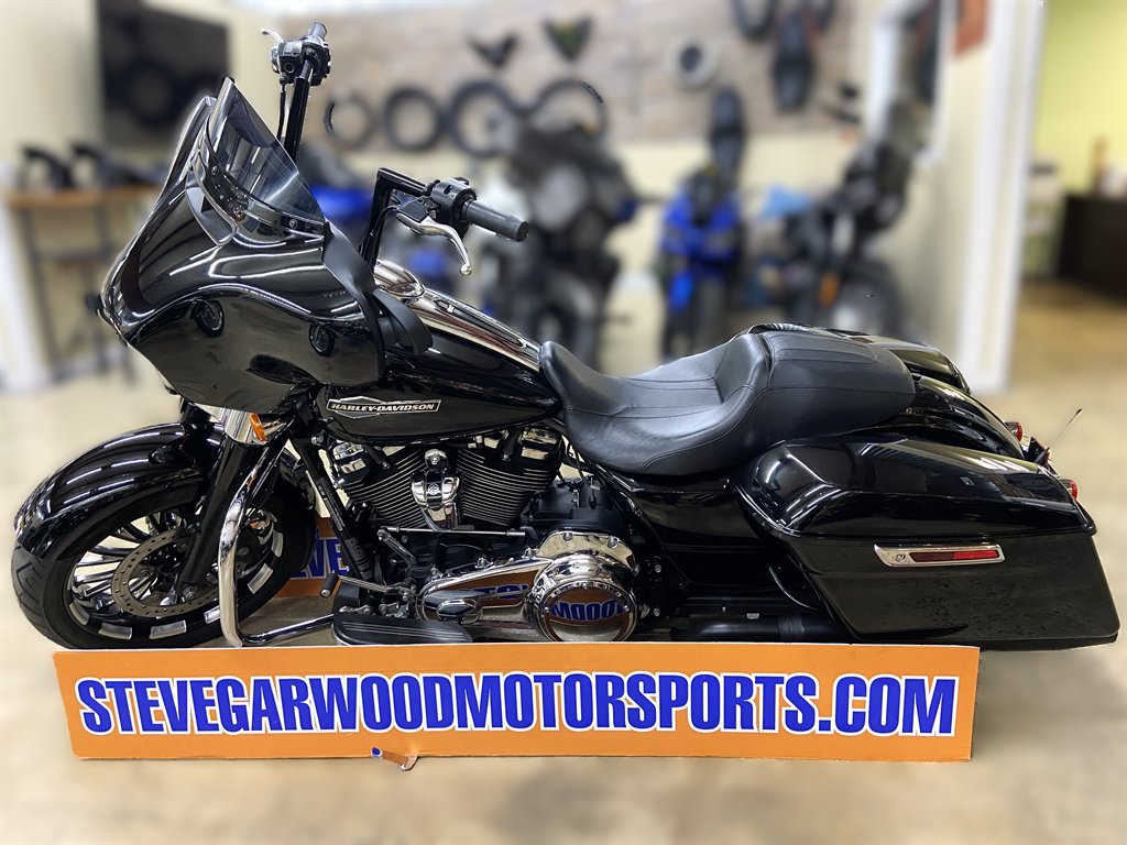 2022 Harley Davidson Street Glide - $17,995