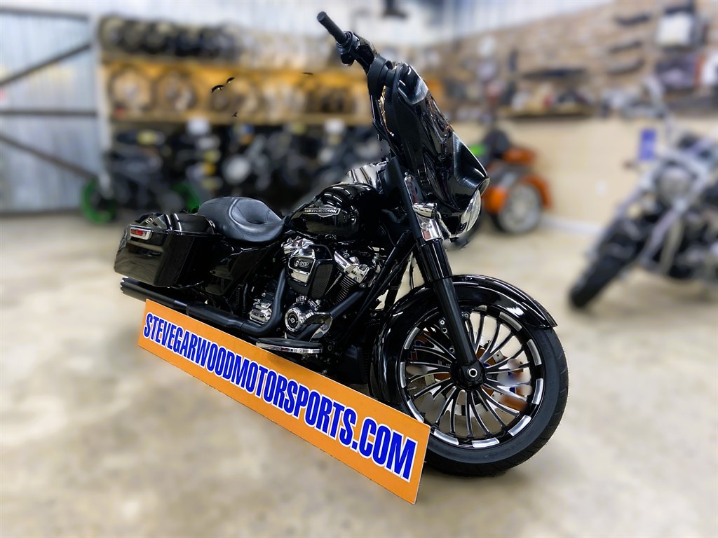 2022 HARLEY DAVIDSON STREET GLIDE - $16,995