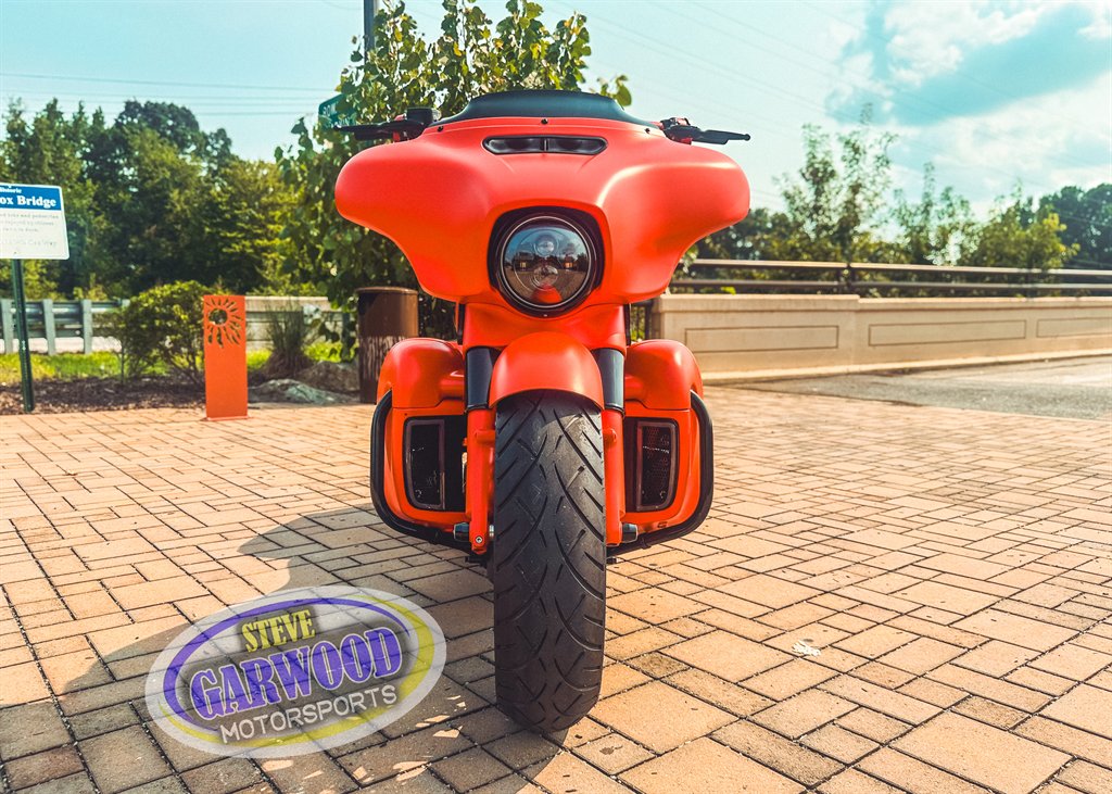 2023 Harley-Davidson Street Glide - $31,995