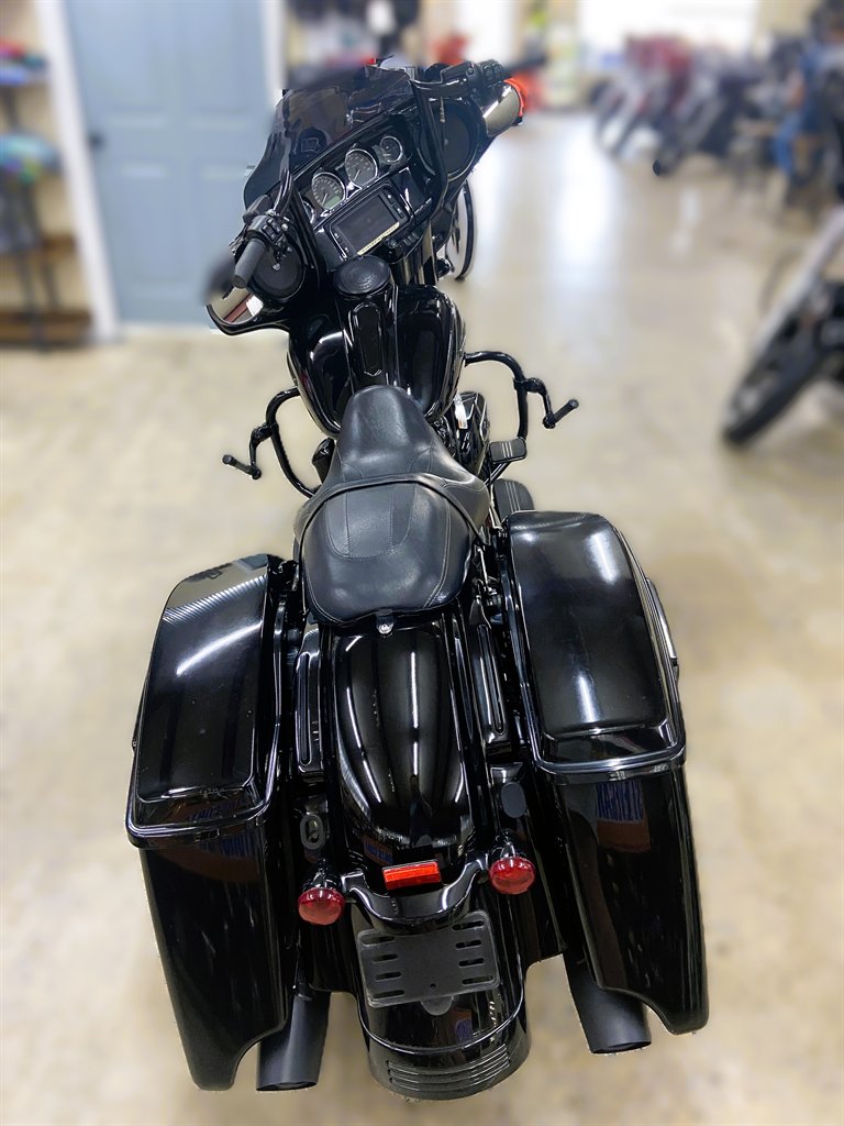 2018 Harley-davidson Street Glide Special - $17,995