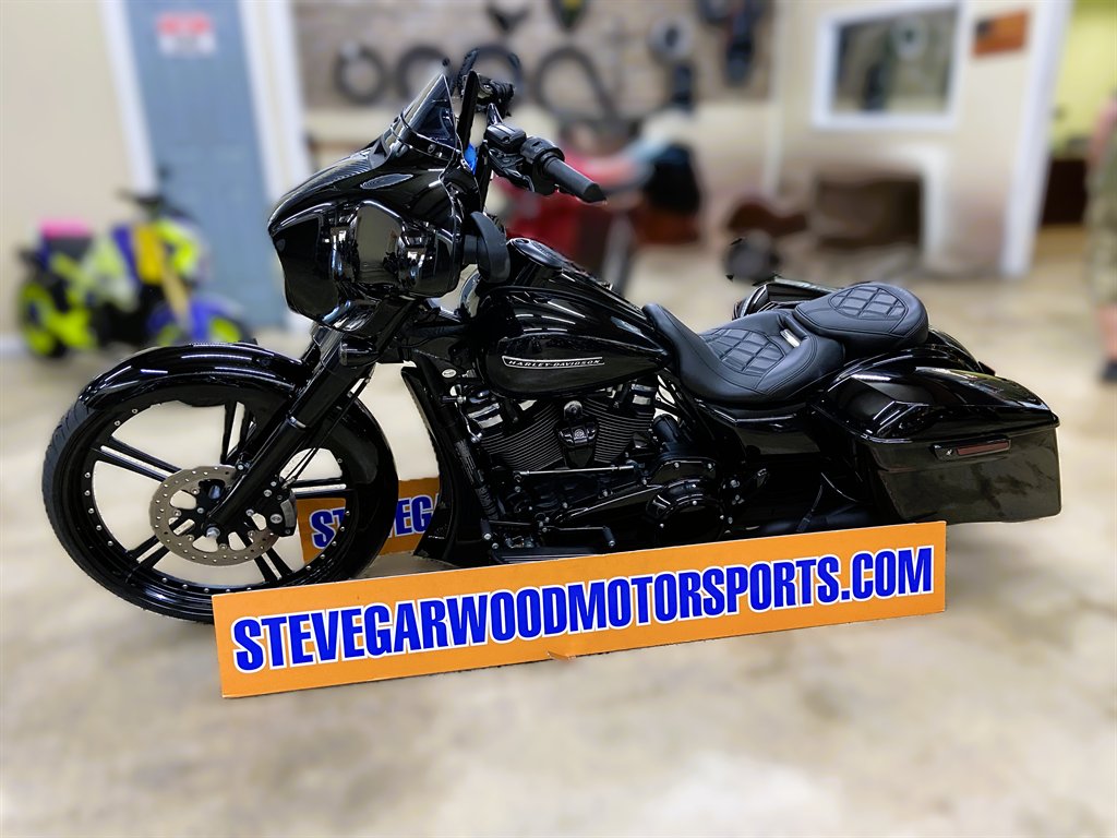 2018 Harley-davidson Street Glide Special - $21,995